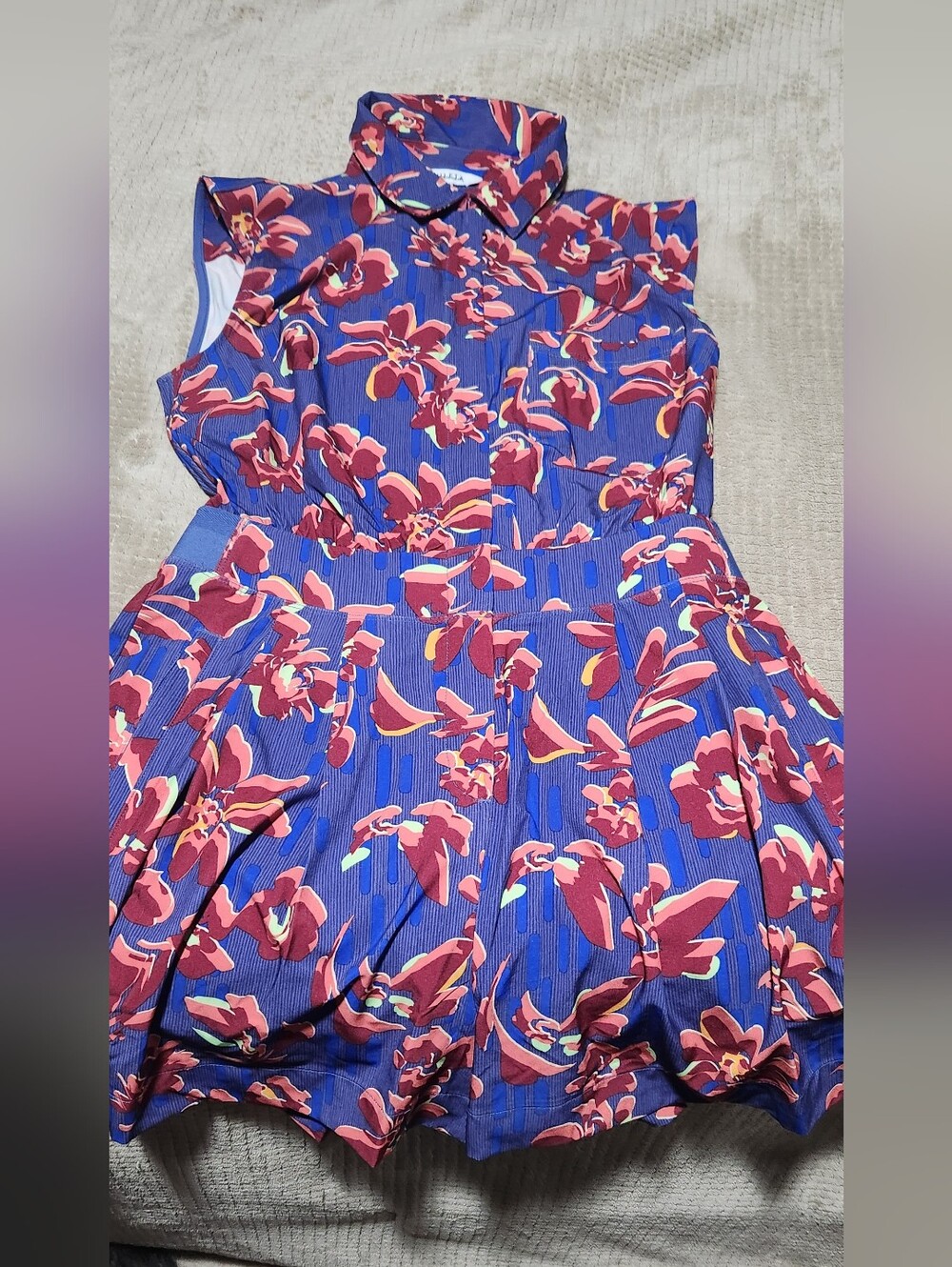 Athleta Brooklyn Utility Romper Blue And Red Floral Size 16 Excellent Condition - Picture 3 of 7